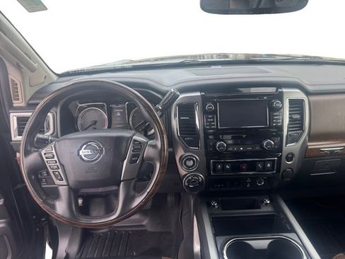 Used 2017 Nissan Titan Platinum Reserve image 10