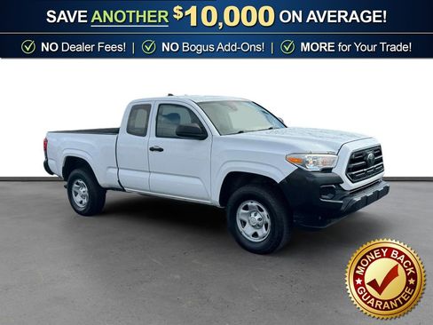 Used 2018 Toyota Tacoma SR image 11