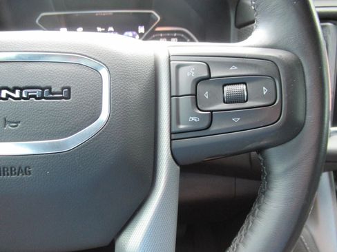 Used 2021 GMC Yukon XL Denali w/ Denali Ultimate Package AWD/4WD image 29