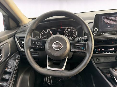Used 2024 Nissan Rogue SV image 12