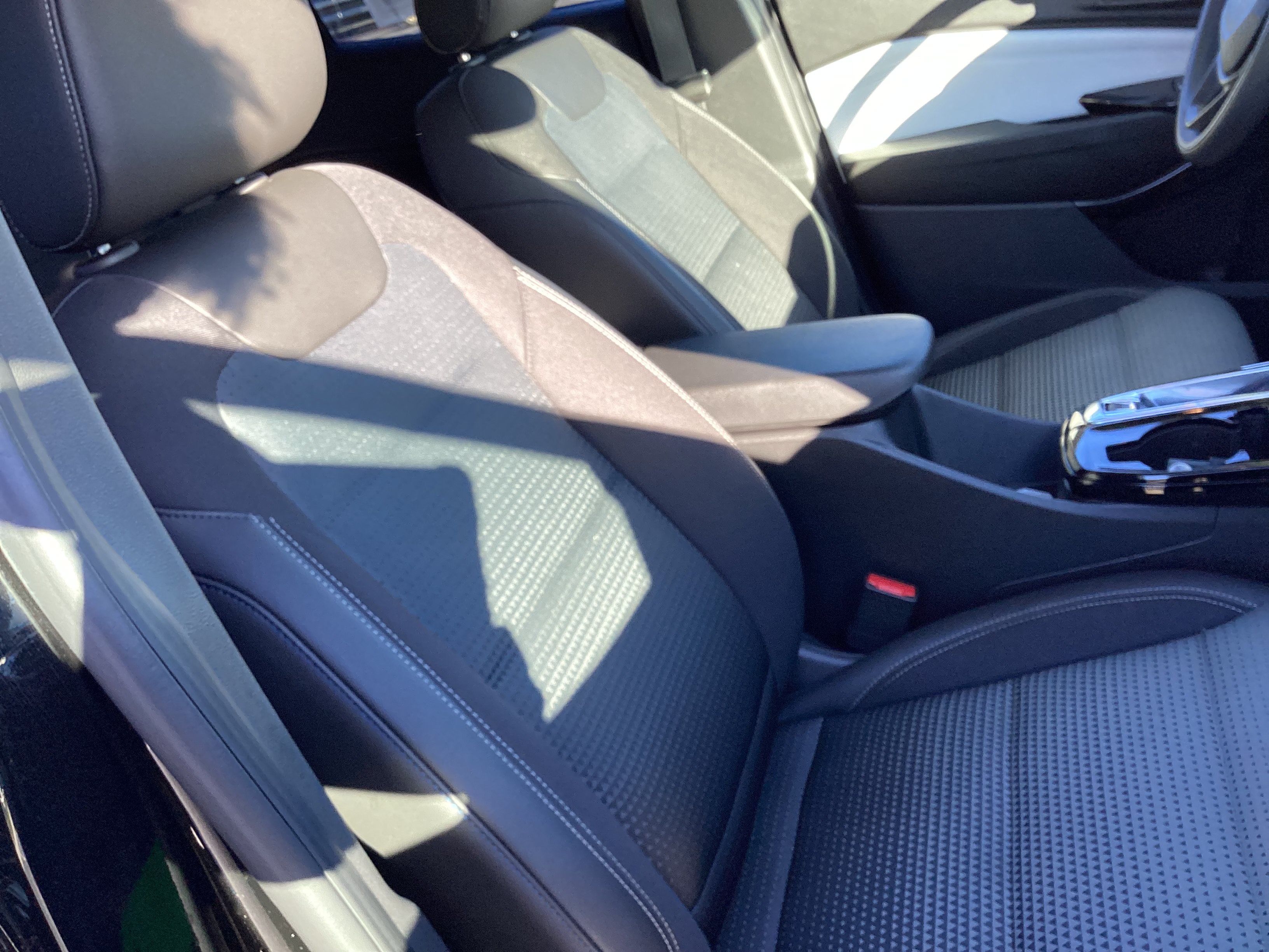 Used 2026 Chevrolet Trax LT FWD image 5