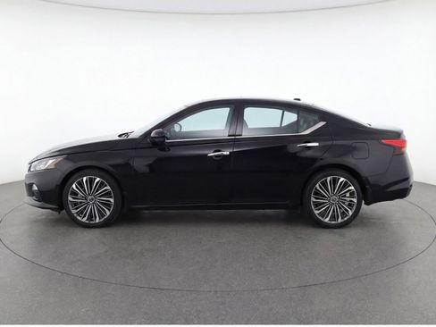 Used 2024 Nissan Altima 2.5 SL AWD/4WD image 5
