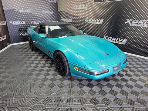 Used 1991 Chevrolet Corvette Convertible RWD image 8