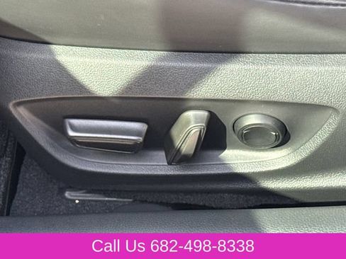 Used 2023 Toyota Prius XLE FWD image 21