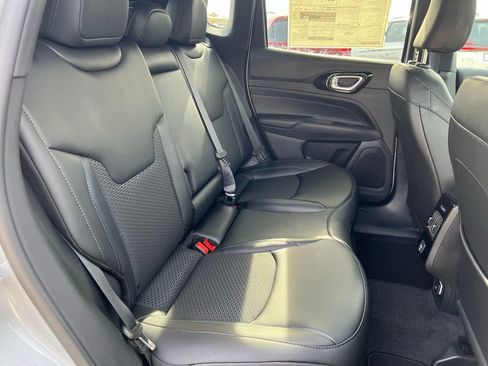 New 2026 Jeep Compass Latitude AWD/4WD image 17
