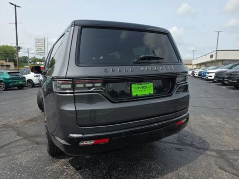 Used 2025 Jeep Grand Wagoneer L Series III w/ Rear Seat Video Group 1 AWD/4WD image 5
