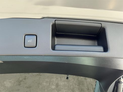 New 2025 Ford Escape SE w/ PHEV Premium Package image 38