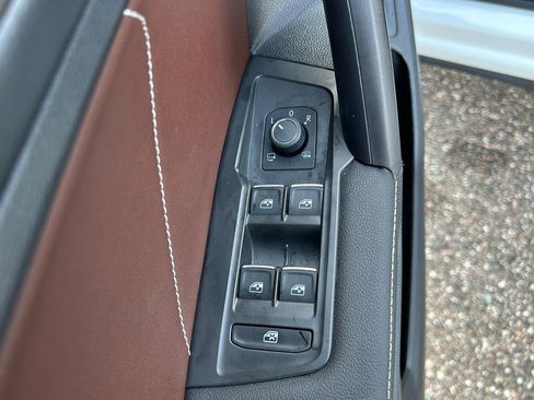 Used 2024 Volkswagen Tiguan SEL R-Line image 20