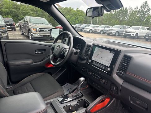 Used 2024 Nissan Frontier PRO-4X w/ Technology Package AWD/4WD image 10