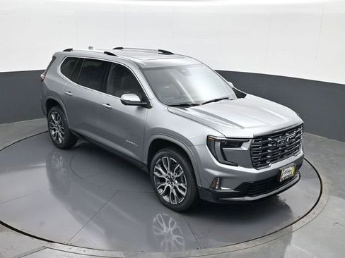 New 2026 GMC Acadia Denali Ultimate w/ LPO, Floor Liner Package AWD/4WD image 16