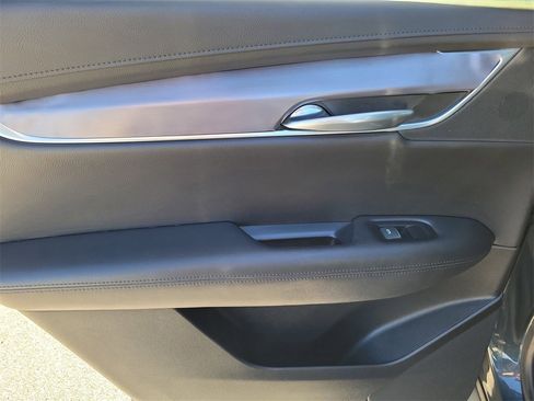 Used 2019 Cadillac XT5 Premium Luxury image 16