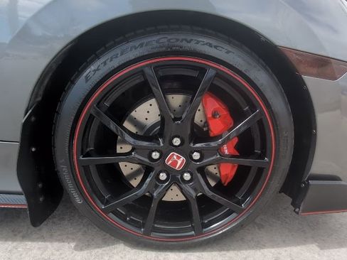 Used 2018 Honda Civic Type R image 32