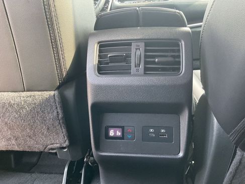 Used 2023 Nissan Rogue SL w/ SL Premium Package FWD image 13