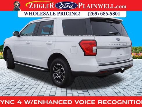 Used 2024 Ford Expedition XLT image 3