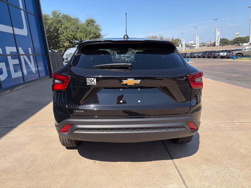 Used 2026 Chevrolet Trax LS FWD image 6