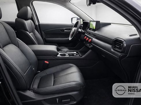 Used 2024 Honda Pilot Touring image 9