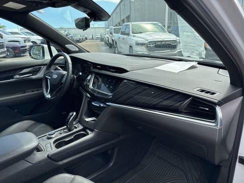 Used 2024 Cadillac XT6 Premium Luxury w/ Technology Package FWD image 26