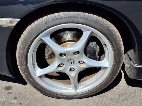 Used 2004 Porsche 911 Carrera 4S AWD/4WD image 9
