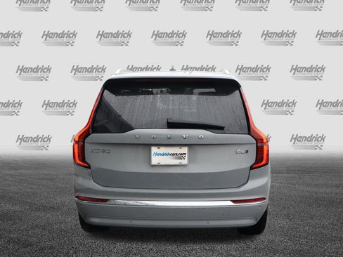 Certified 2025 Volvo XC90 B6 Plus image 9