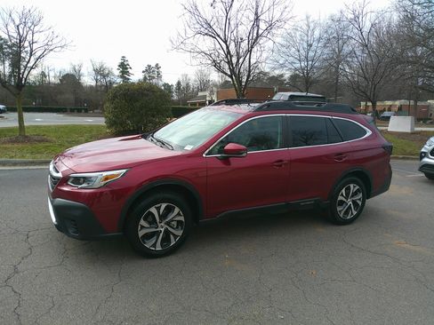 Used 2022 Subaru Outback Limited image 7