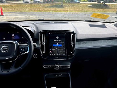 New 2026 Volvo XC40 B5 Core w/ Protection Package Premier image 8