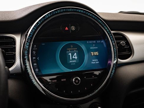 Used 2024 MINI Cooper SE image 32