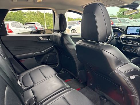 Used 2022 Ford Escape SEL w/ Technology Package FWD image 12