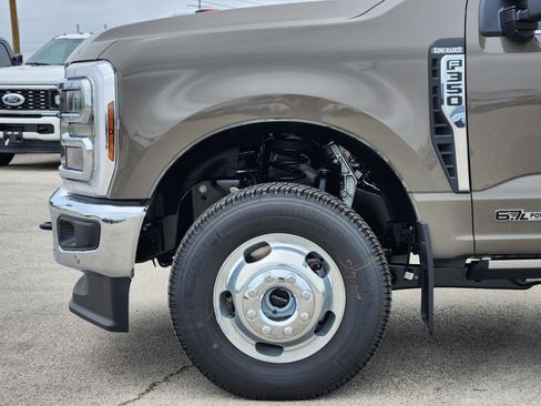 New 2026 Ford F350 King Ranch w/ Chrome Package AWD/4WD image 7