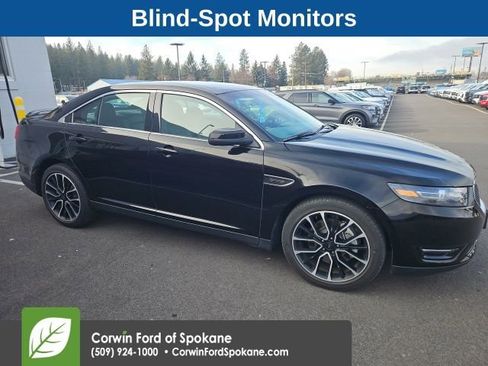 Used 2017 Ford Taurus SHO image 2