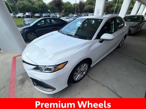 Used 2024 Toyota Camry LE FWD image 5