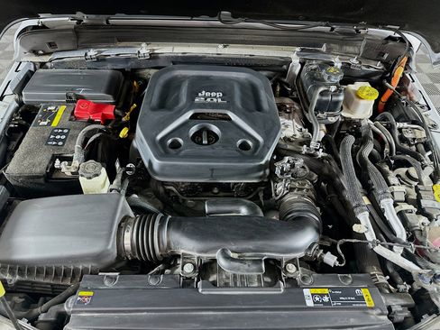 Used 2022 Jeep Wrangler Sahara image 32