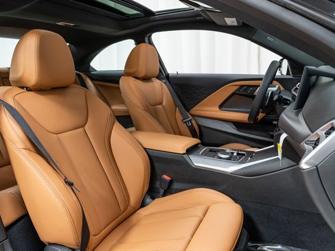 Used 2025 BMW 230i xDrive Coupe w/ Convenience Package image 22