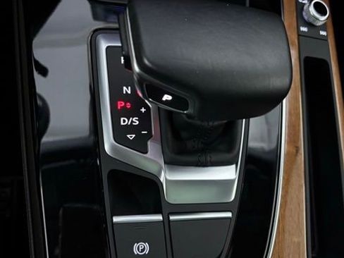 Used 2021 Audi Q5 2.0T Premium image 24