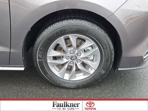 Certified 2024 Toyota Sienna XLE image 8