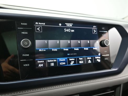 Used 2024 Volkswagen Taos SE w/ Panoramic Sunroof Package image 21