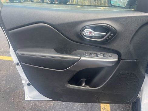 Certified 2022 Jeep Cherokee Limited w/ Elite Package image 10