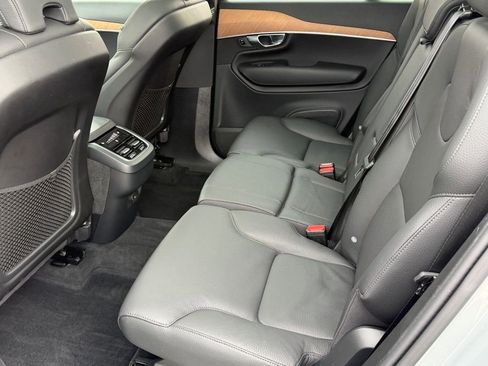 Certified 2025 Volvo XC90 B6 Plus image 21