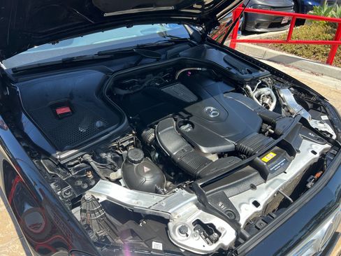 Used 2018 Mercedes-Benz E 400 4MATIC Sedan w/ Premium 3 Package image 40
