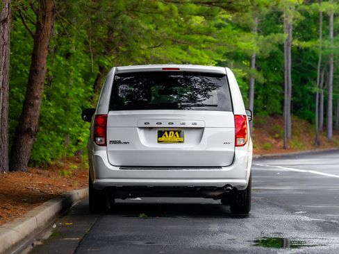 Used 2020 Dodge Grand Caravan GT FWD image 32