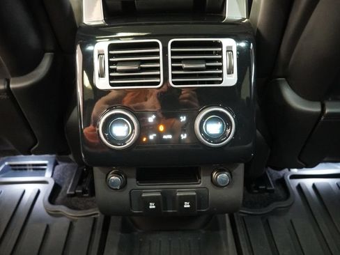 Used 2019 Land Rover Range Rover Supercharged AWD/4WD image 32