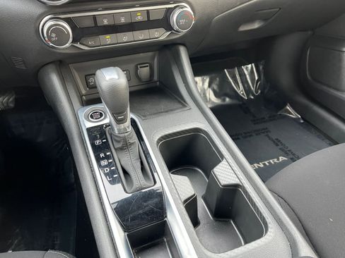 Used 2025 Nissan Sentra SV image 39