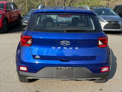 Used 2023 Hyundai Venue SEL FWD image 4