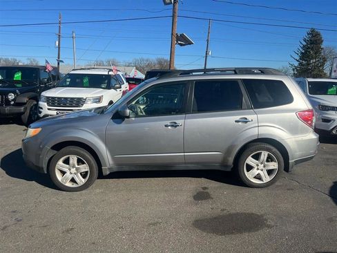 Used 2010 Subaru Forester 2.5X Premium image 3