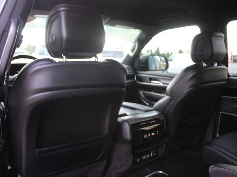 Used 2024 Jeep Wagoneer Series II AWD/4WD image 28