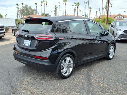 Used 2022 Chevrolet Bolt LT FWD image 4