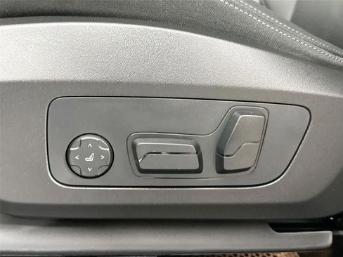 New 2026 BMW X1 xDrive28i w/ Technology Package AWD/4WD image 19