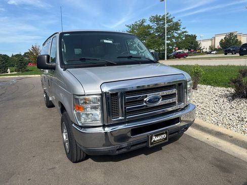 Used 2010 Ford E-350 and Econoline 350 XLT RWD image 2