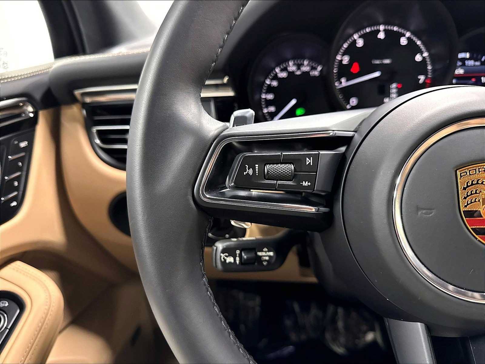 Used 2026 Porsche Macan AWD/4WD image 21