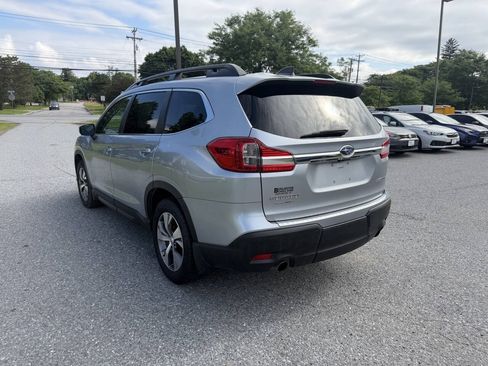 Used 2021 Subaru Ascent Premium w/ Convenience Package AWD/4WD image 3