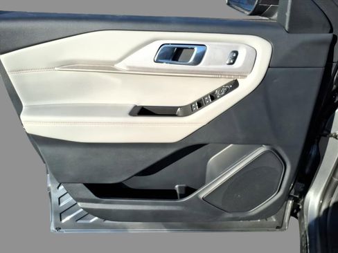 New 2026 Ford Explorer Active w/ Active Comfort Package image 16